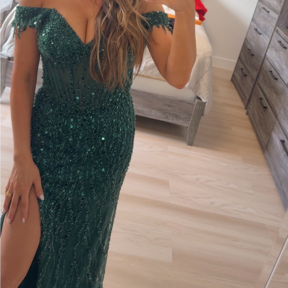 Elegant Green Off-Shoulder Dress